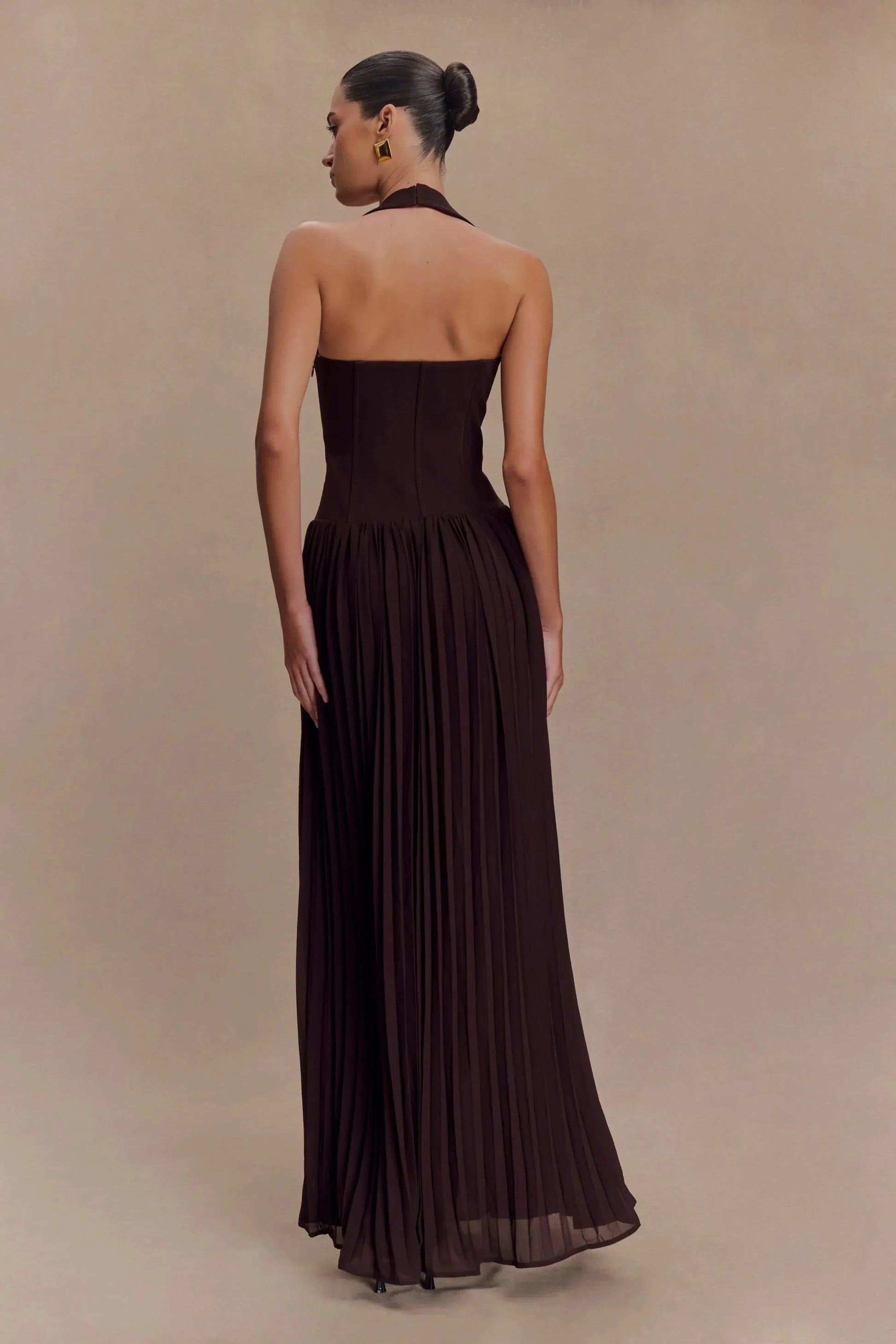 Stylish Sheath Halter Neck Sleeveless Pleated Back Floor Length Prom Dress by YiHuiw