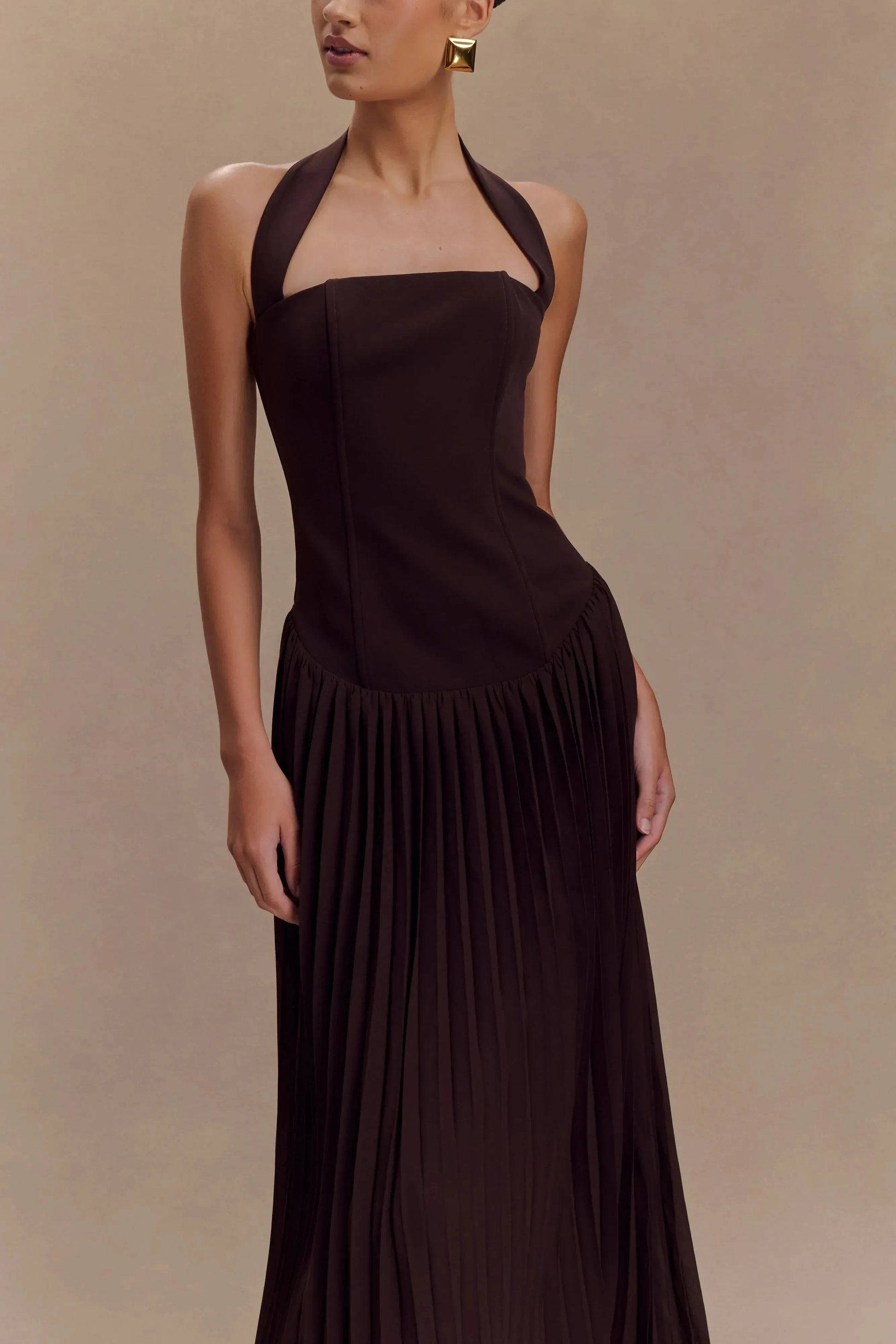 Stylish Sheath Halter Neck Sleeveless Pleated Back Floor Length Prom Dress by YiHuiw