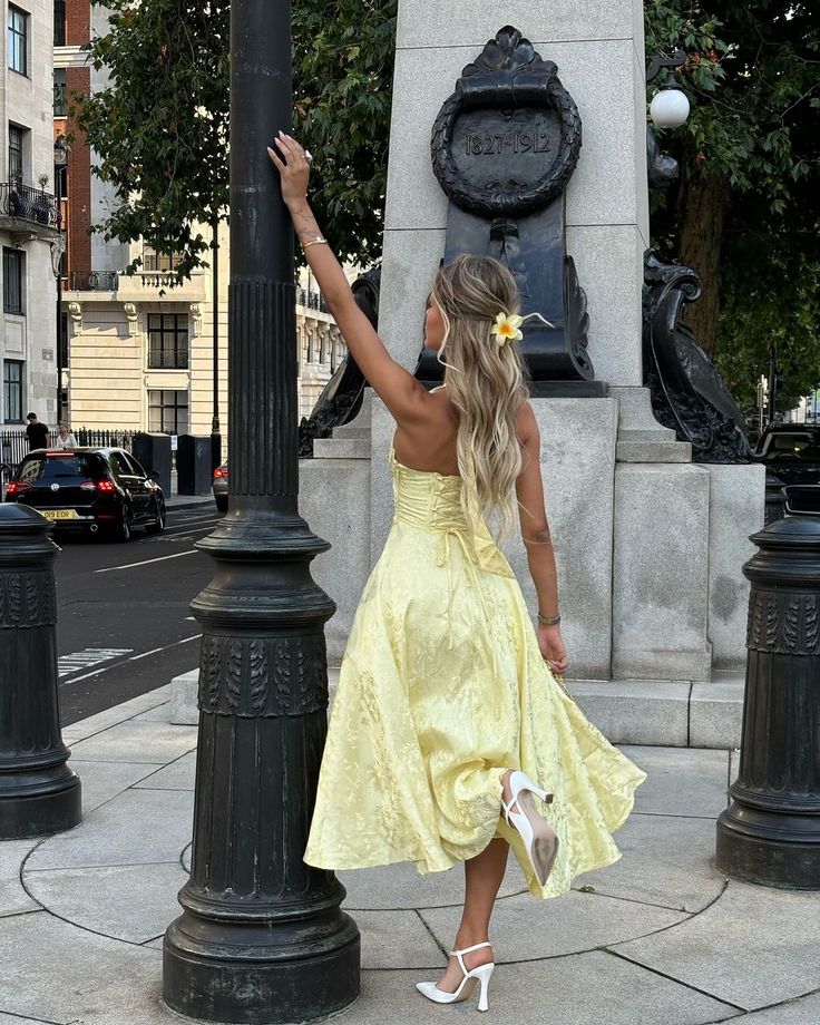 Halter Sleeveless Lace-Up Back Midi Wedding Dress - Yihuiw by Yihuiw