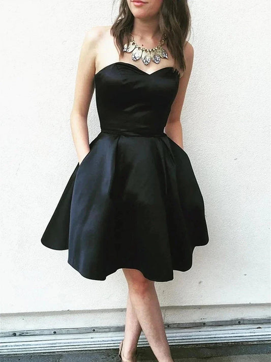Sweetheart Neck Short Black Prom Dresses Short Black Formal Homecoming Dresses simple gentle atmospheric and unique desi Bring summer colors to enhance whiteness by YiHuiw