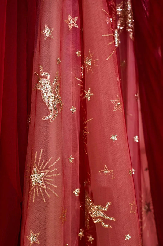 The Red Strapless Tulle Long A-Line Prom Dress simple gentle atmospheric and unique desi Bring summer colors to enhance whitenes by YiHuiw