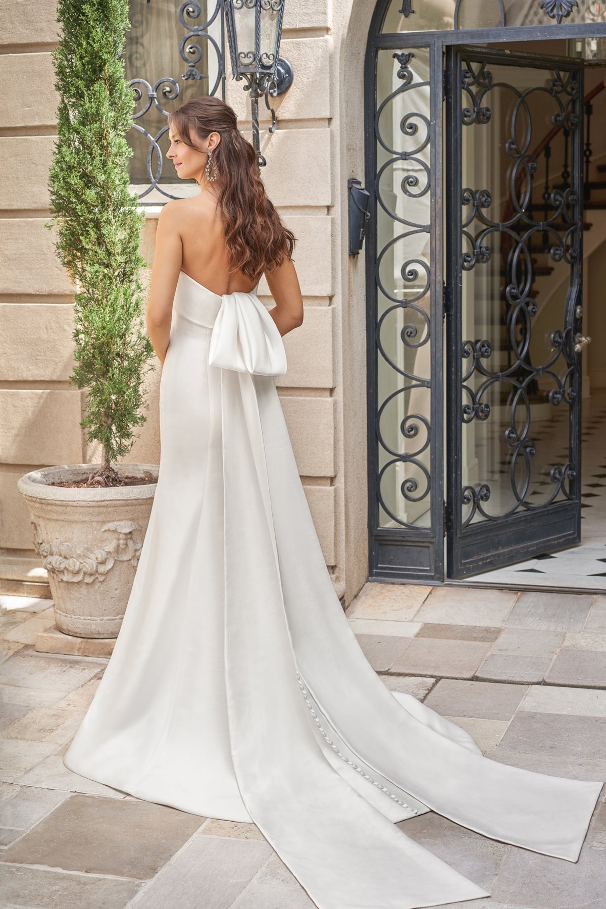 Timeless Satin Mermaid Strapless Sweetheart Low-Back Oversized-Bow Train Wedding Dress by YiHuiw