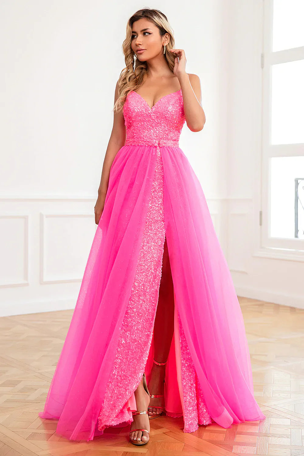 Vestido de graduación de gasa rosa fucsia con tirantes finos y abertura alta – Elegante vestido de noche formal de corte en A