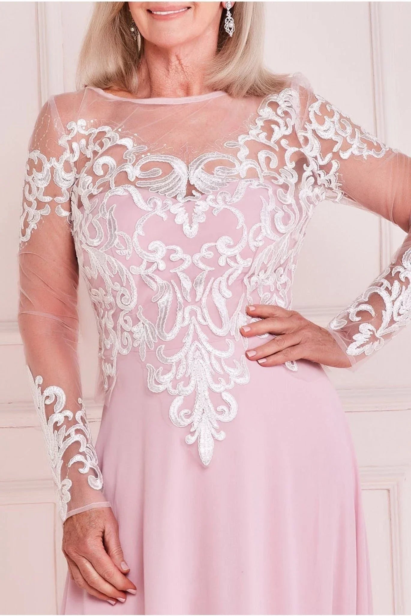 Vintage Lace Illusion Neck Long-Sleeve Back Zip A-Line Floor-Length Mother of the Bride Dress