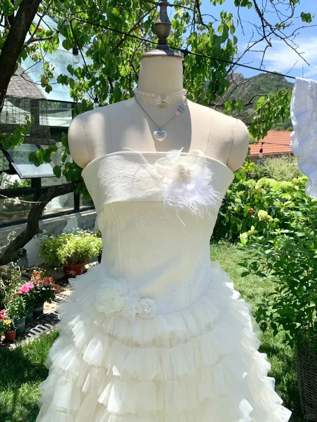 White sweet long chiffon ball gown homecoming dress birthday party dress simple gentle atmospheric and unique desi Bring summer colors to enhance whiteness by YiHuiw