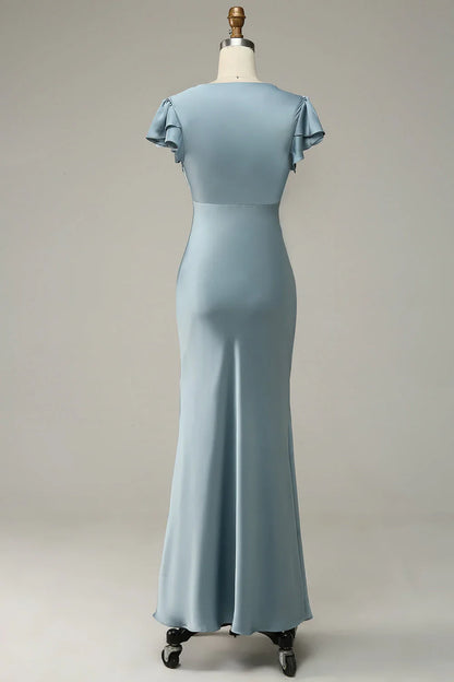 Vestido de noche de satén corte sirena con escote corazón y mangas cortas de volantes