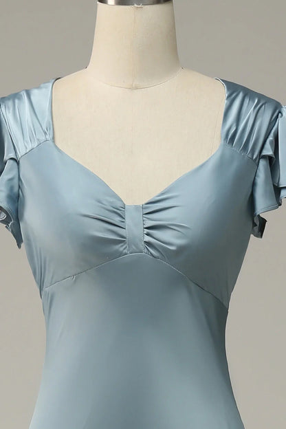 Vestido de noche de satén corte sirena con escote corazón y mangas cortas de volantes