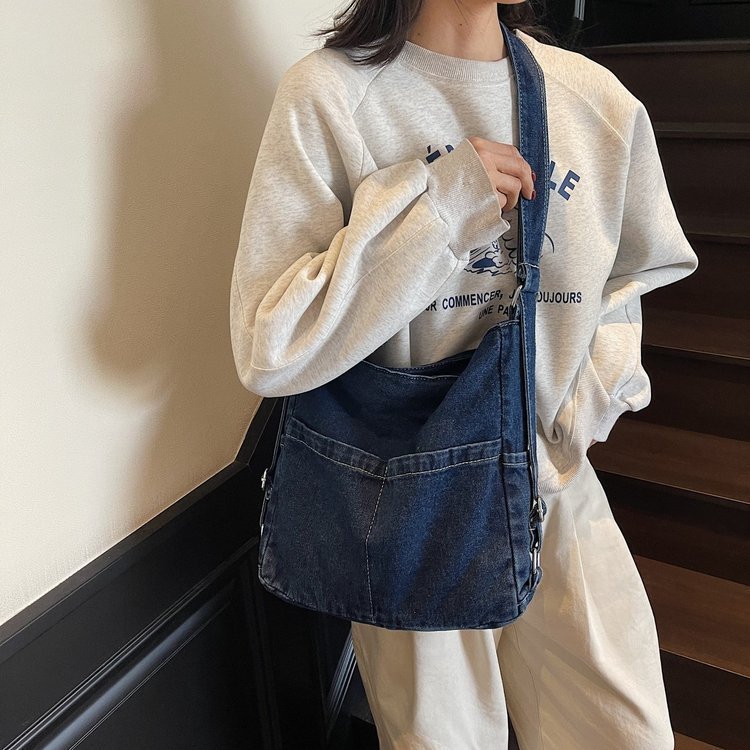 Artistic Denim Women's Large Capacity Messenger Bag