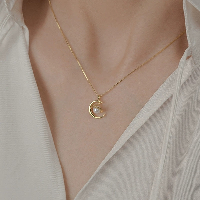Women's Planet Necklace Niche Design Temperament Saturn Clavicle Chain Versatile