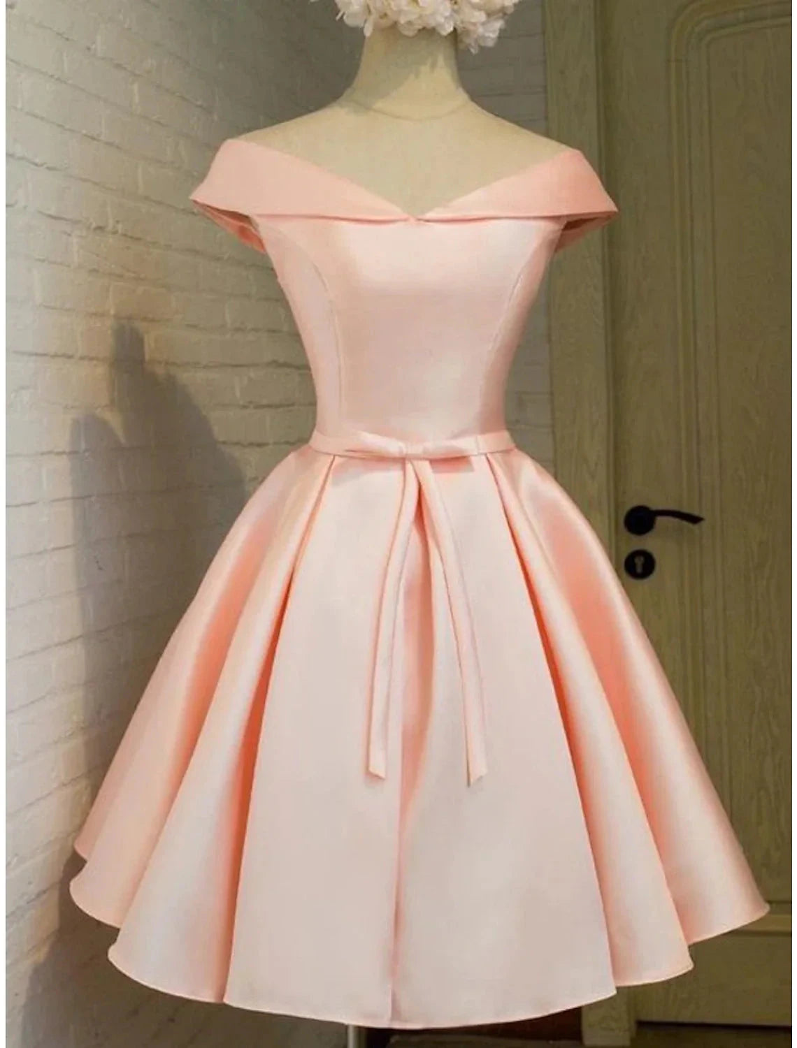A-Line Homecoming Dresses Elegant Dress Holiday Graduation Short / Mini Sleeveless Off Shoulder Pink Dress Satin with Strappy by YiHuiw