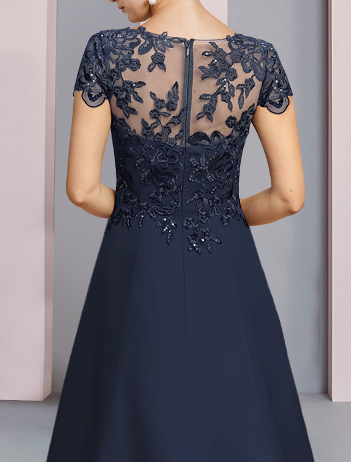 A-Line Mother of the Bride Dress Formal Wedding Guest Party Elegant Scoop Neck Sweep / Brush Train Satin Lace Short Sleeve with Sequin Appliques by YiHuiw