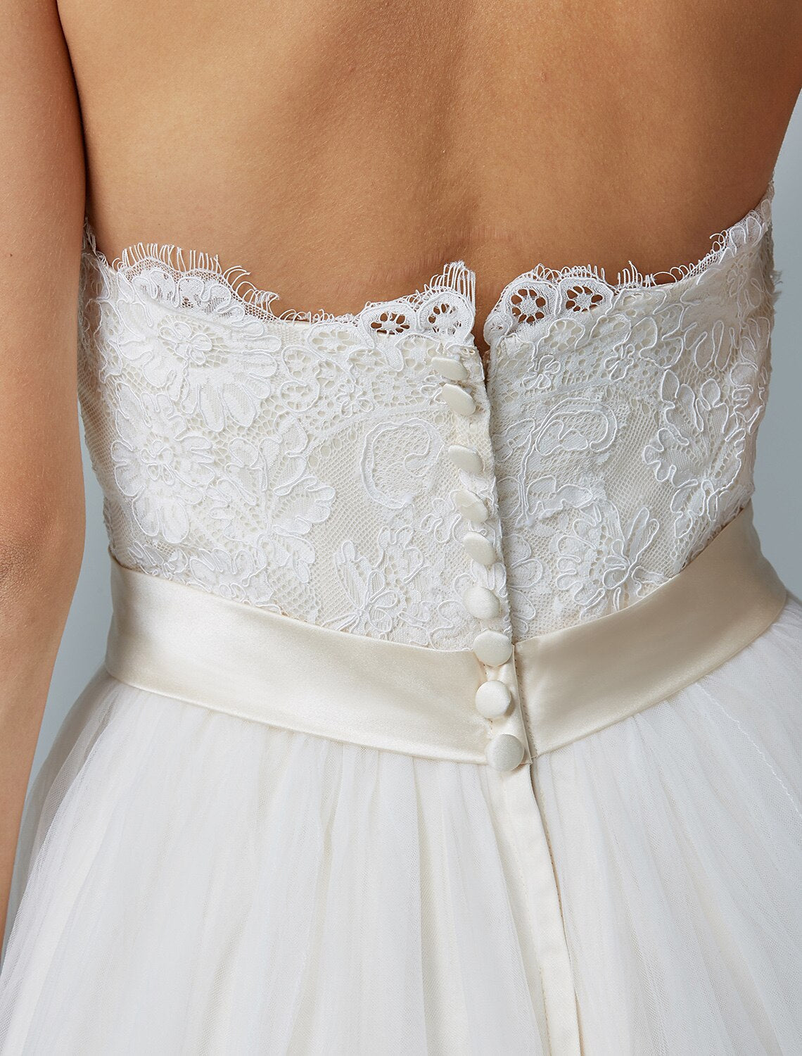 A-Line Wedding Dresses Sweetheart Neckline Court Train Lace Tulle Sleeveless Wedding Dress in Color with Sash / Ribbon Buttons