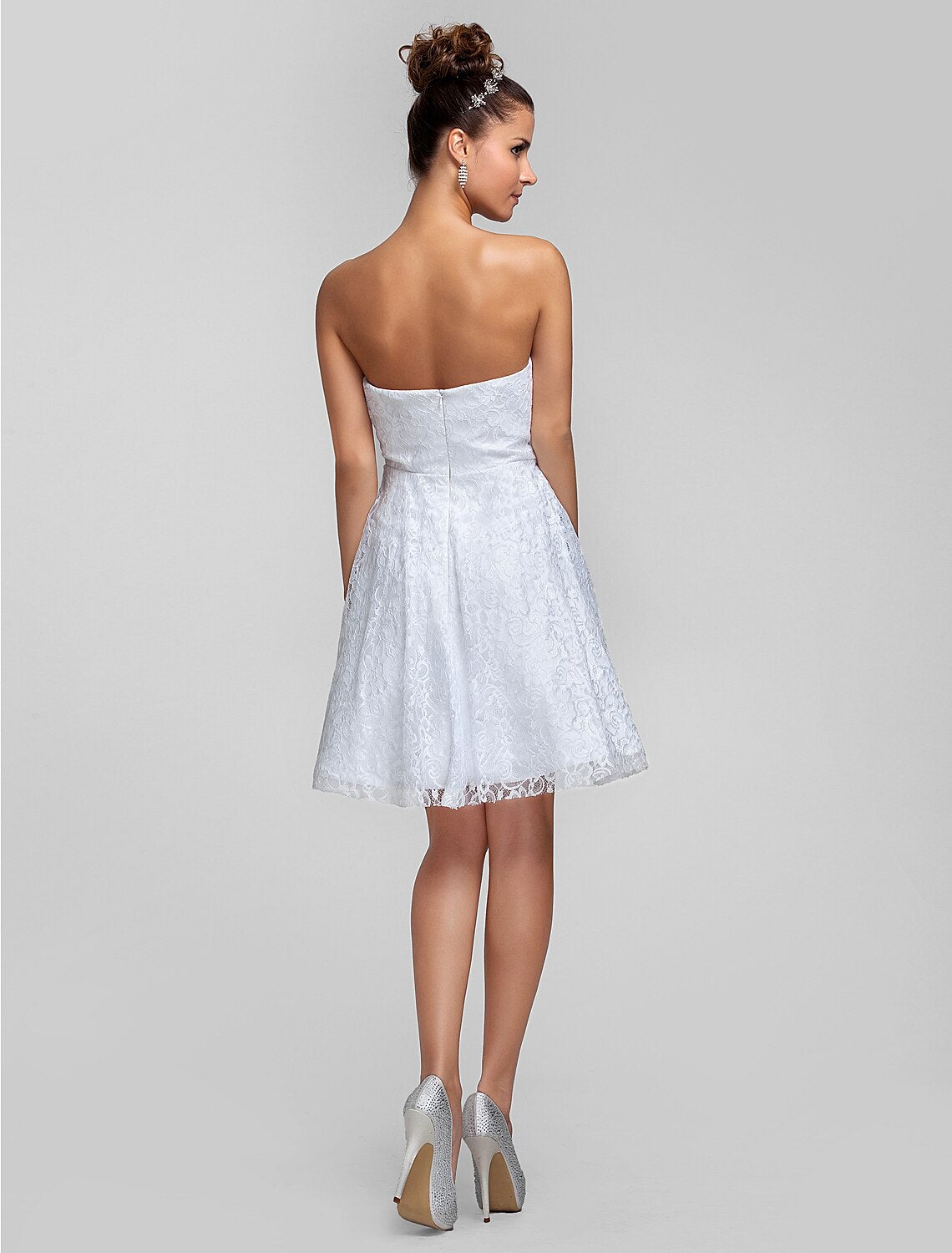 Princess / A-Line Bridesmaid Dress Sweetheart Sleeveless Knee Length Lace with Lace / Sash / Ribbon / Criss Cross by YiHuiw