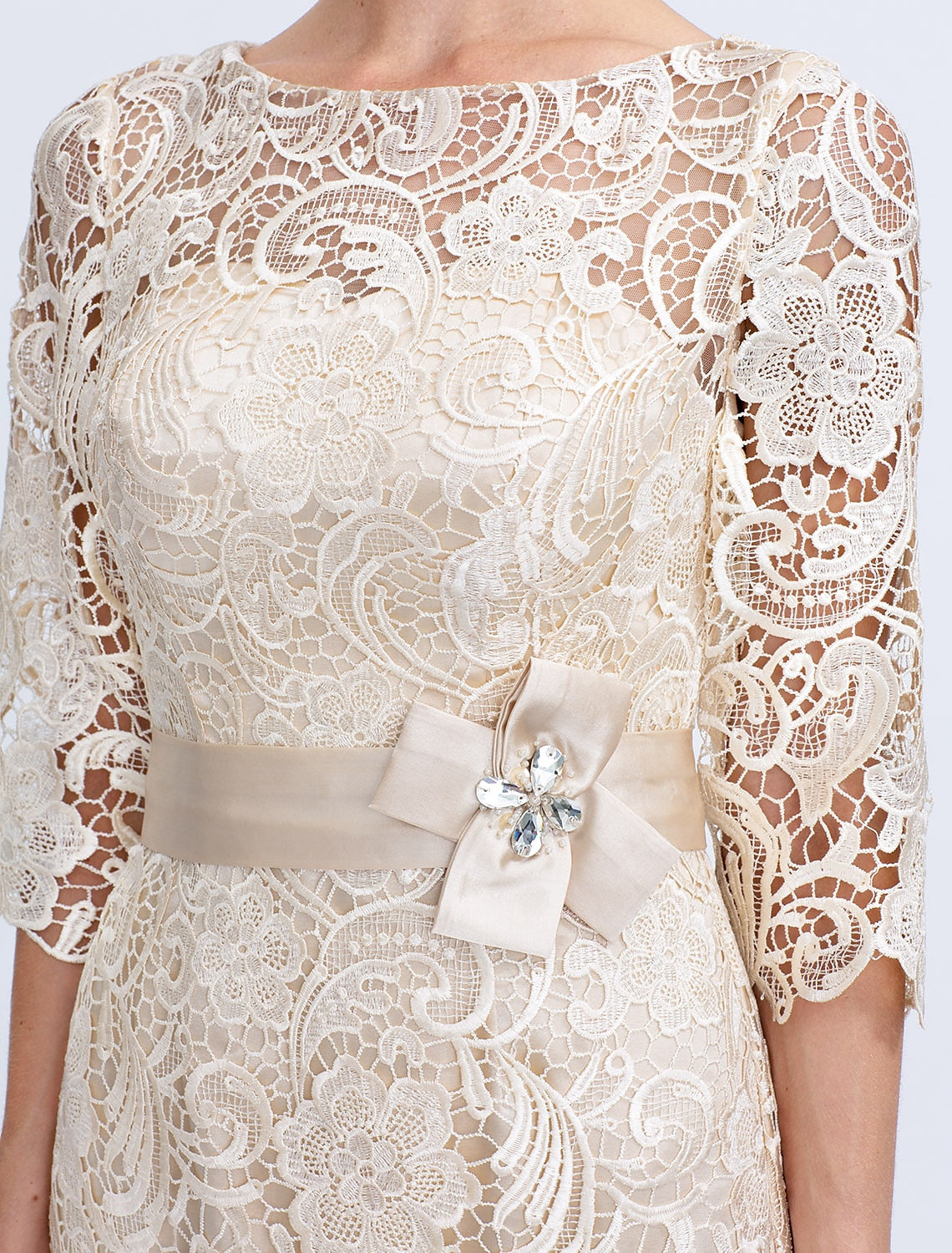 Sheath / Column Mother of the Bride Dress Formal Wedding Guest Plus Size Elegant Illusion Neck Knee Length All Over Lace 3/4 Length Sleeve with Bow(s) by YiHuiw
