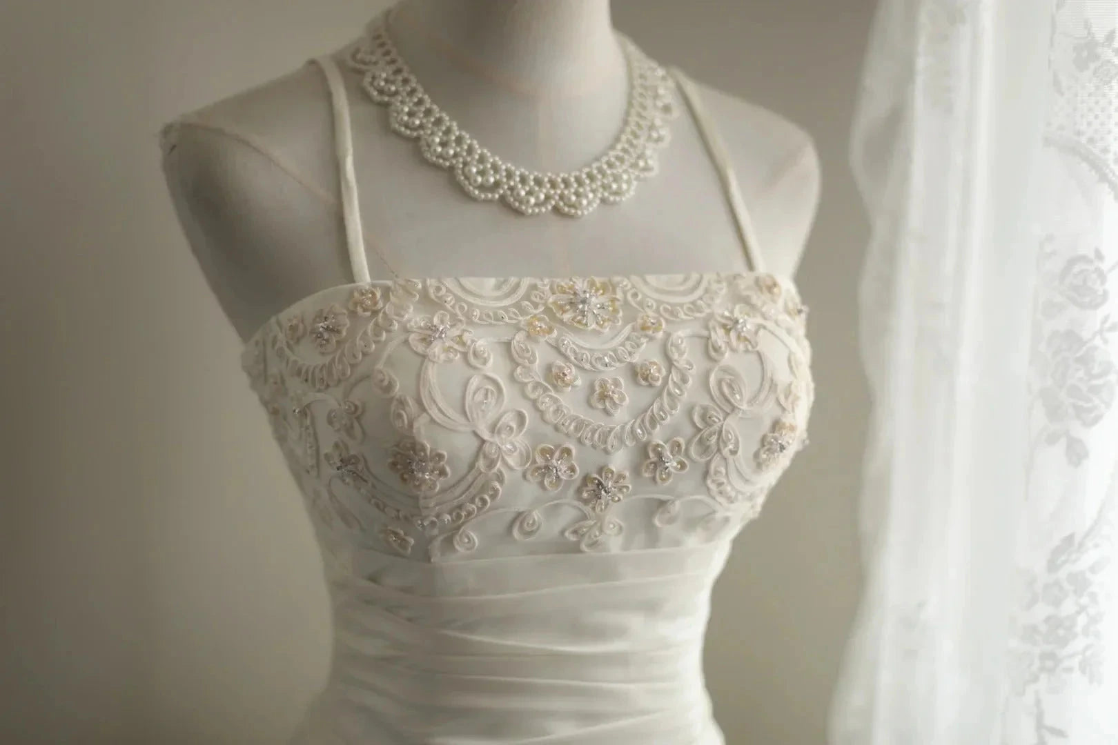 exquisite beading fashion short irregular pleated princess dress wedding dress simple gentle atmospheric and unique desi Bring summer colors to enhance whiteness by YiHuiw