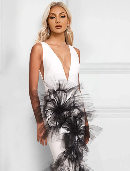 Mermaid / Trumpet Evening Gown Color Block Dress Formal Floor Length Sleeveless V Neck  Fabric with Appliques