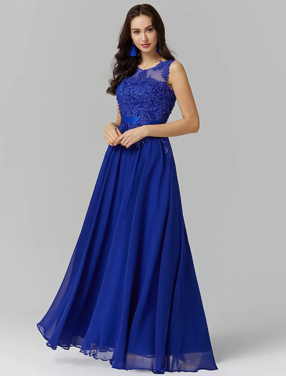 A-Line Bridesmaid Dress Jewel Neck Sleeveless Elegant Floor Length Chiffon / Lace with Appliques by YiHuiw