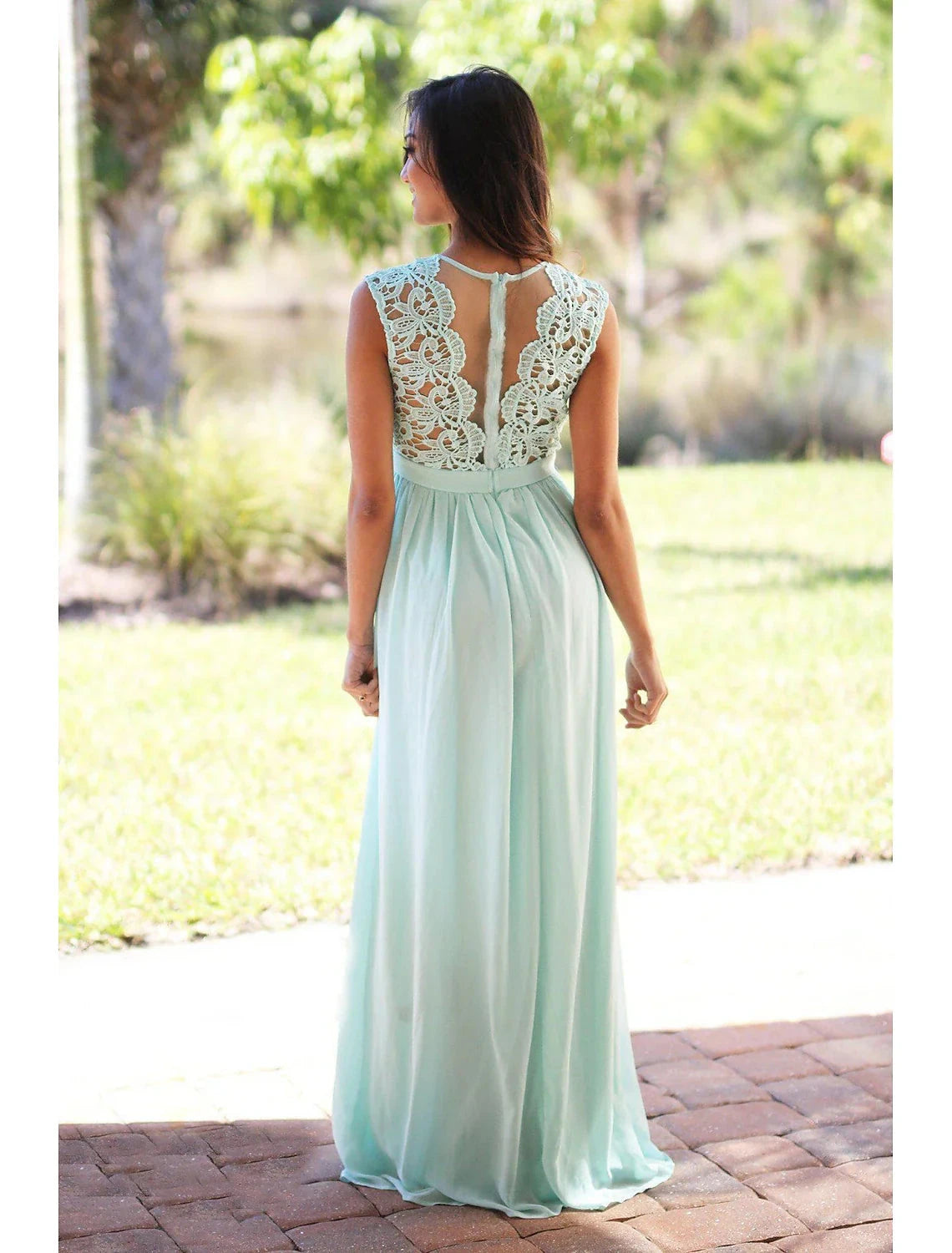 A-Line Bridesmaid Dress Jewel Neck Sleeveless Elegant Floor Length Chiffon / Lace with Sash / Ribbon / Pleats by YiHuiw