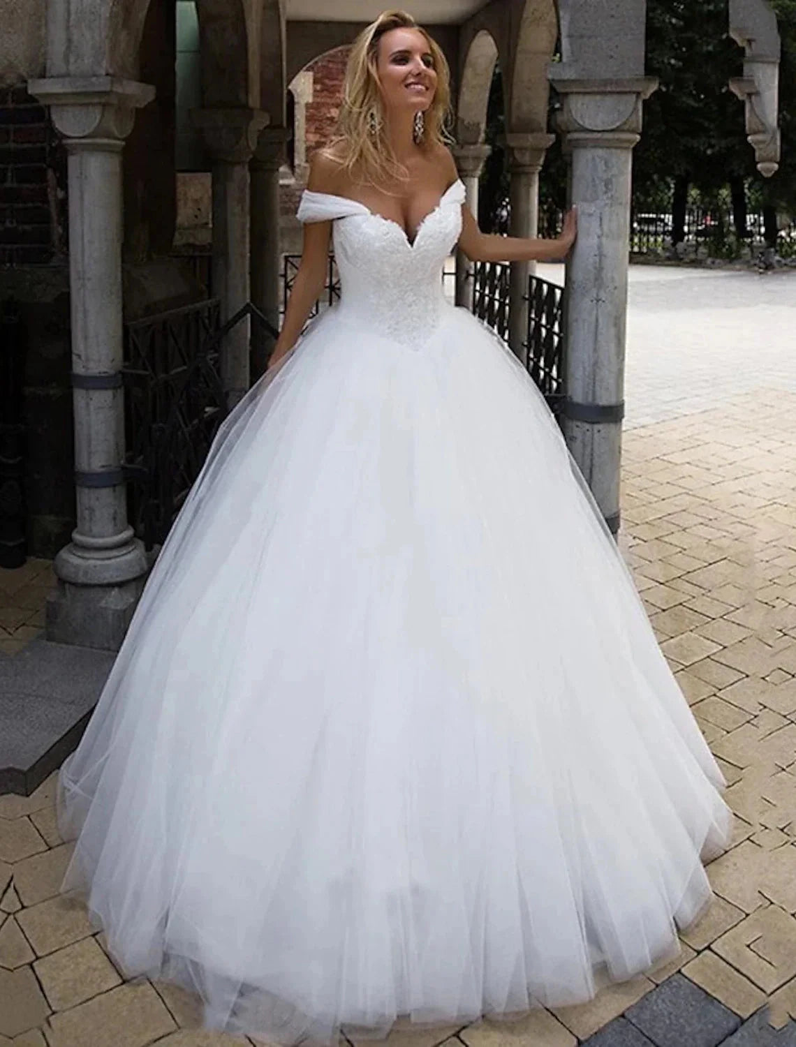 Wedding Dresses Ball Gown Off Shoulder Cap Sleeve Chapel Train Tulle Bridal Gowns With Summer Wedding Party, Women's Clothing by YiHuiw