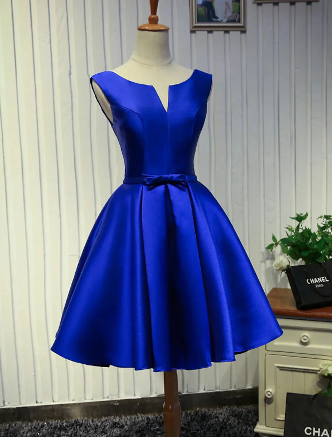 A-Line Homecoming Dresses Minimalist Dress Prom Birthday Knee Length Sleeveless Jewel Neck Satin Backless with Butterfly by YiHuiw