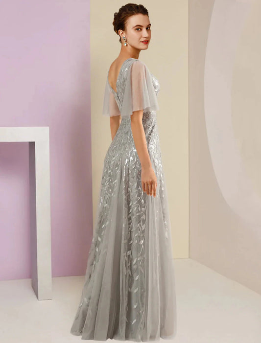 Sheath / Column Mother of the Bride Dress Party Sparkle & Shine V Neck Floor Length Lace Tulle Short Sleeve with Pleats Sequin by YiHuiw