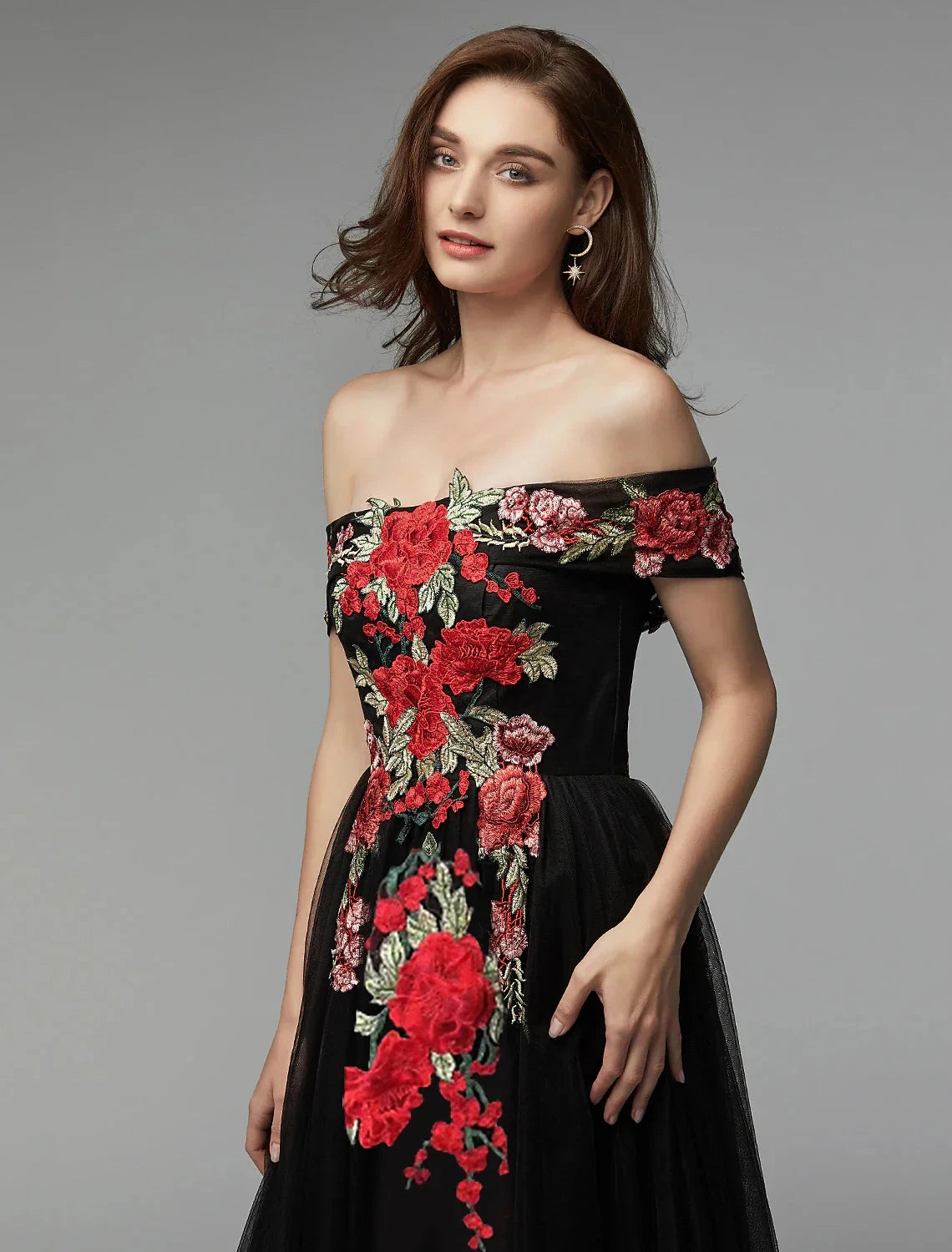 A-Line Prom Dresses Floral Dress Wedding Guest Prom Floor Length Sleeveless Off Shoulder Lace Over Tulle with Embroidery Appliques by YiHuiw