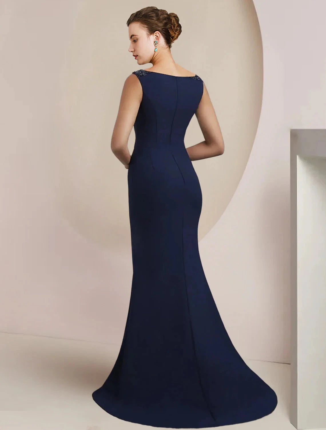 Mermaid / Trumpet Mother of the Bride Dress Formal Wedding Guest Elegant Scoop Neck Sweep / Brush Train Chiffon Sleeveless with Beading by YiHuiw