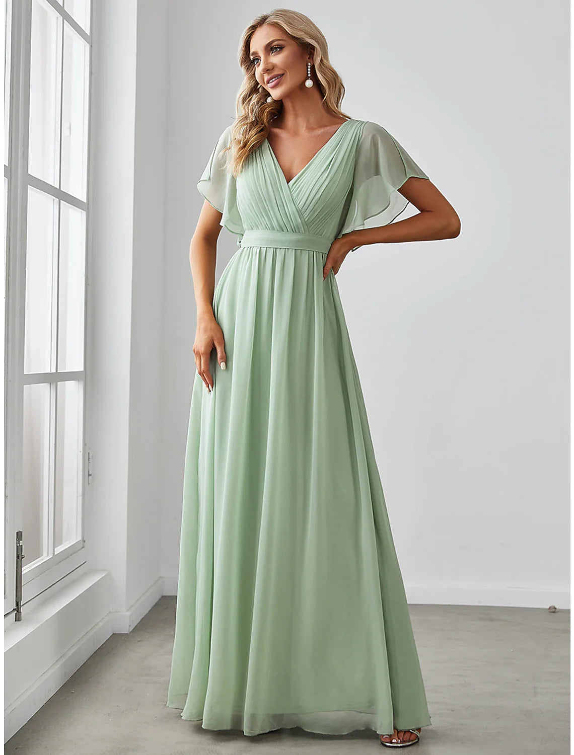 A-Line Bridesmaid Dress V Neck Short Sleeve Elegant  Chiffon with Ruffles / Solid Color