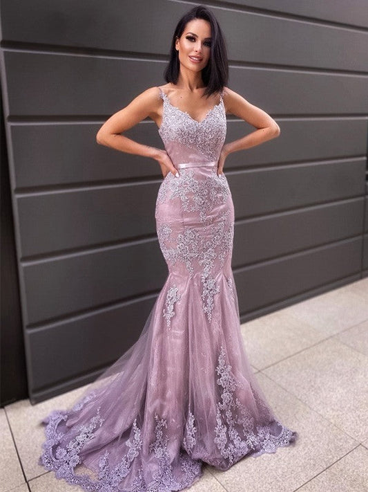 Trumpet/Mermaid Sleeveless Sweep/Brush Train Applique Tulle V-neck Dresses by YiHuiw