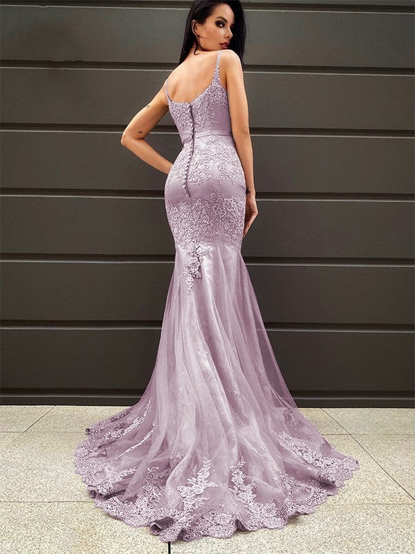 Trumpet/Mermaid Sleeveless Sweep/Brush Train Applique Tulle V-neck Dresses by YiHuiw