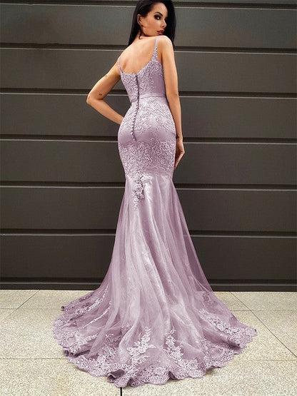 Trumpet/Mermaid Sleeveless Sweep/Brush Train Applique Tulle V-neck Dresses by YiHuiw