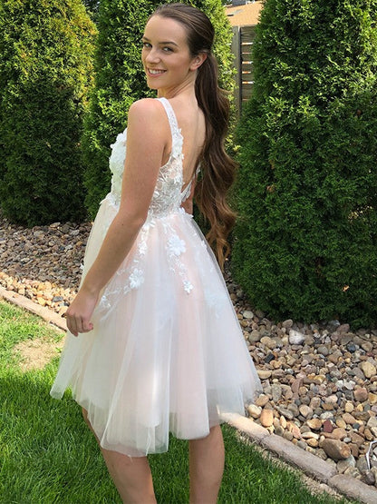 A-Line/Princess V-neck Applique Sleeveless Tulle Short/Mini Homecoming Dresses by YiHuiw
