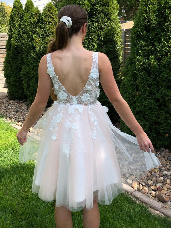 A-Line/Princess V-neck Applique Sleeveless Tulle Short/Mini Homecoming Dresses by YiHuiw
