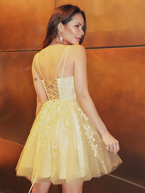 A-Line/Princess Tulle Spaghetti Straps Applique Sleeveless Short/Mini Homecoming Dresses by YiHuiw