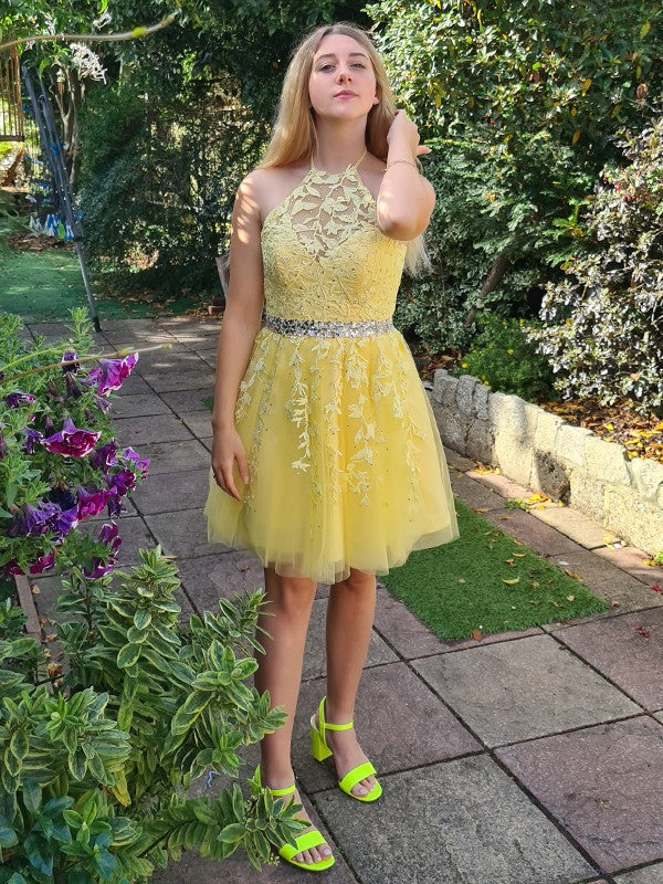 A-Line/Princess Sleeveless Halter Tulle Applique Short/Mini Homecoming Dresses by YiHuiw