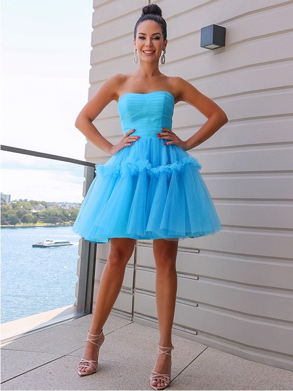 A-Line/Princess Strapless Tulle Ruffles Sleeveless Short/Mini Homecoming Dresses by YiHuiw