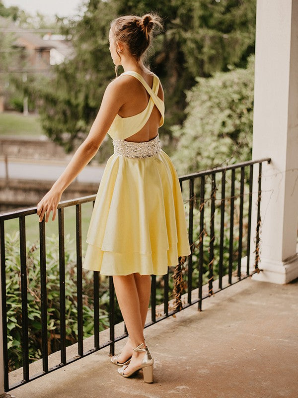 A-Line/Princess Satin Beading Scoop Sleeveless Short/Mini Homecoming Dresses by YiHuiw