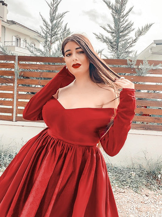 A-Line/Princess Satin V-neck Ruffles Long Sleeves Short/Mini Homecoming Dresses by YiHuiw