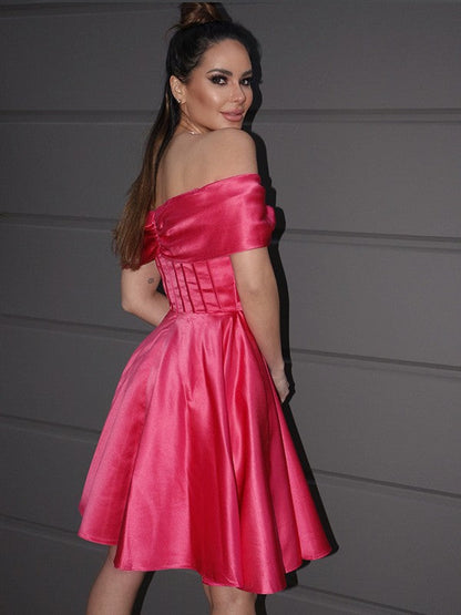 A-Line/Princess Satin Off-the-Shoulder Ruched Sleeveless Short/Mini Homecoming Dresses by YiHuiw