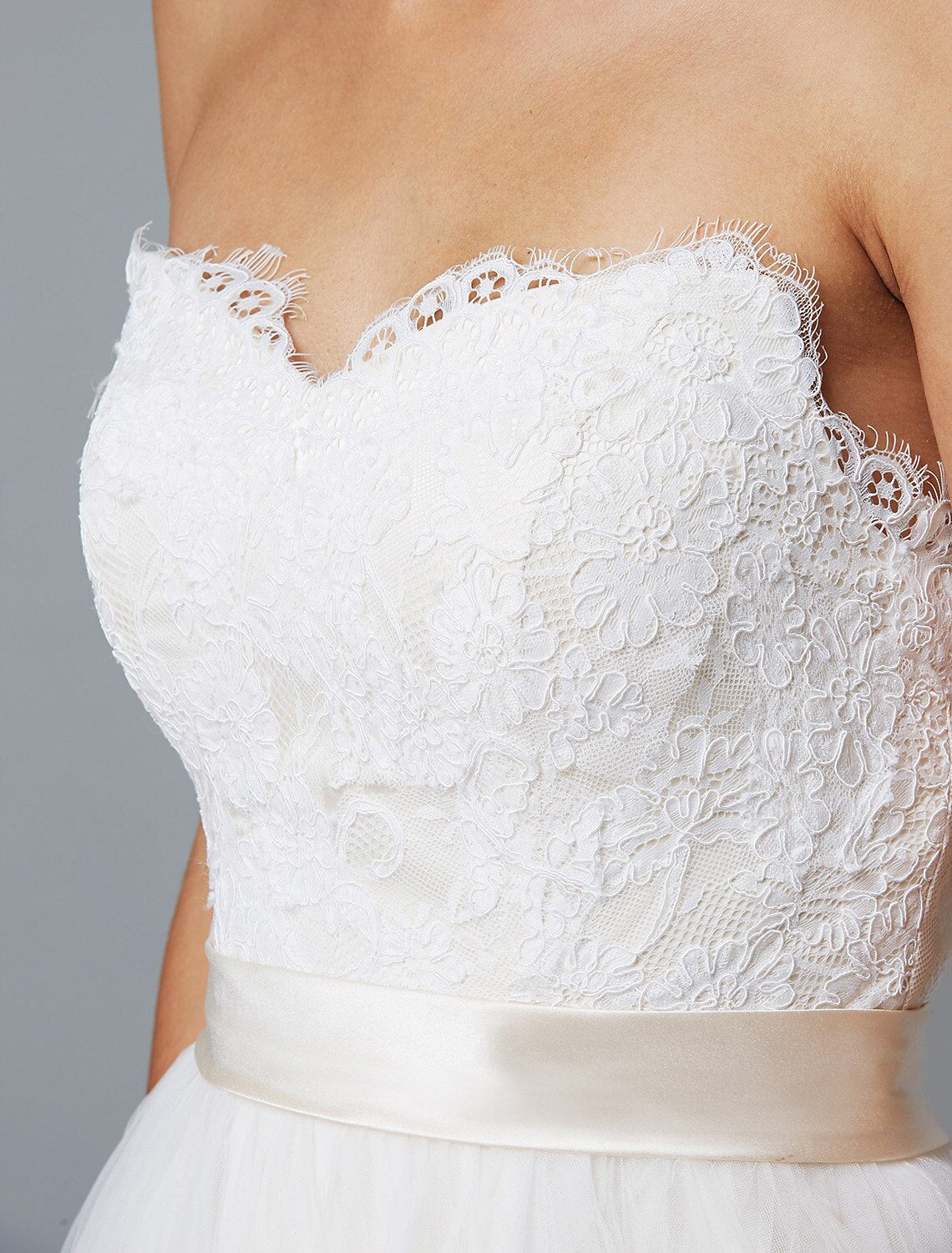 A-Line Wedding Dresses Sweetheart Neckline Court Train Lace Tulle Sleeveless Wedding Dress in Color with Sash / Ribbon Buttons by YiHuiw