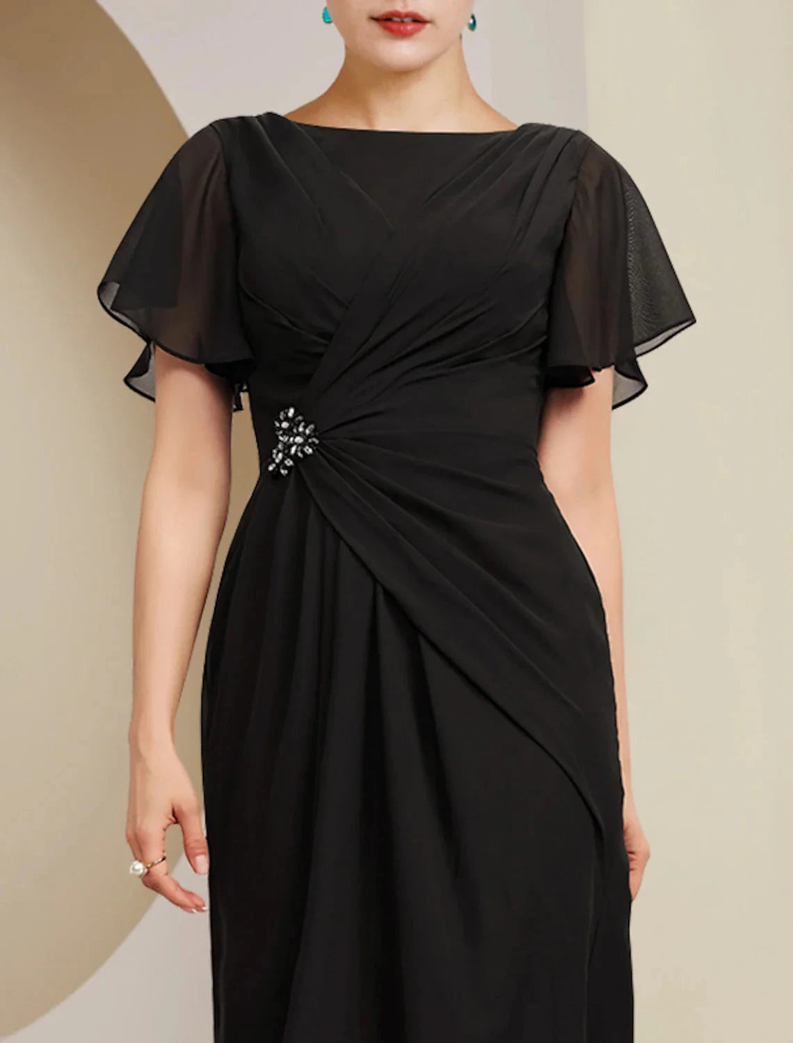 Sheath / Column Mother of the Bride Dress Wedding Guest Elegant Scoop Neck Ankle Length Chiffon Short Sleeve with Crystal Brooch Side-Draped by YiHuiw