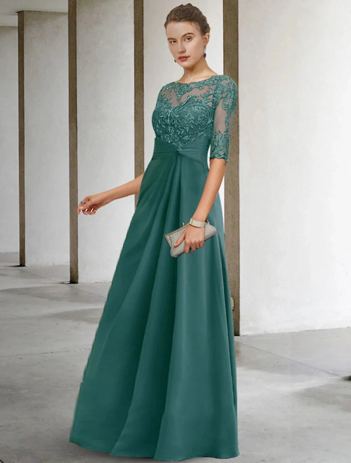 Sheath / Column Mother of the Bride Dress Fall Wedding Guest Dresses Plus Size Elegant Jewel Neck Floor Length Chiffon Lace Short Sleeve with Appliques Side-Draped by YiHuiw