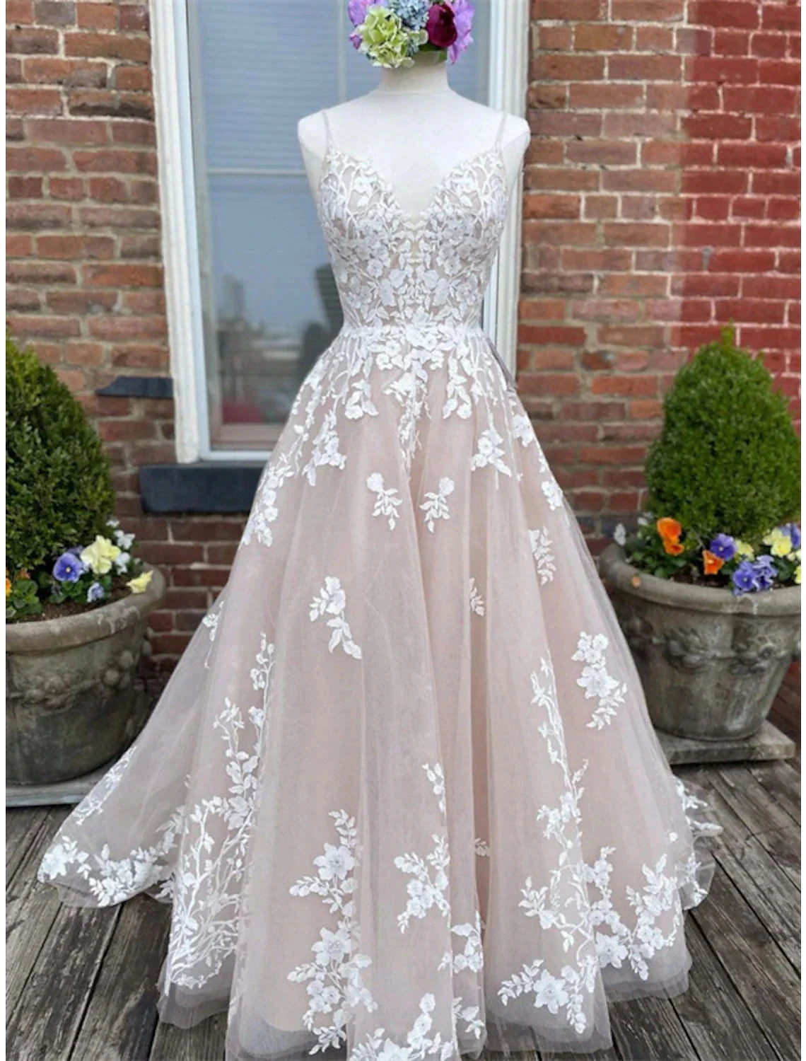 Engagement Wedding Dresses in Color Formal Wedding Dresses A-Line Sweetheart Camisole Spaghetti Strap Court Train Lace Bridal Gowns With Buttons Appliques Summer Wedding Party Women's Clothing by YiHuiw