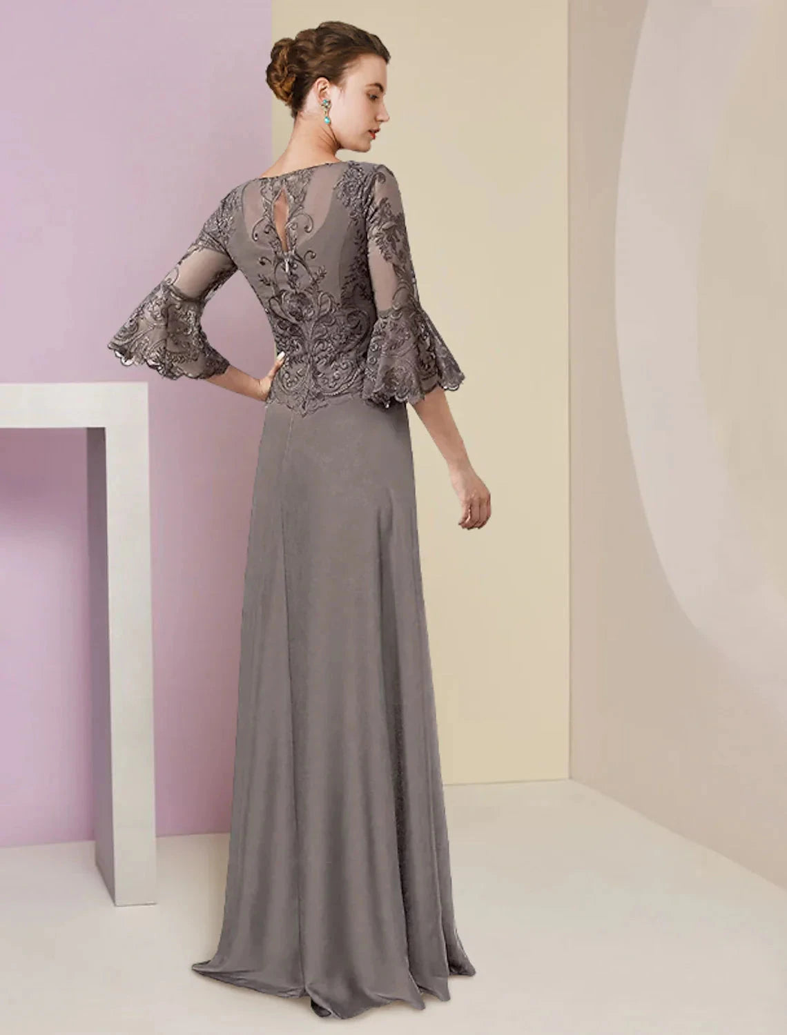 A-Line Mother of the Bride Dress Formal Elegant V Neck Sweep / Brush Train Lace Chiffon 3/4 Length Sleeve with Beading Appliques by YiHuiw