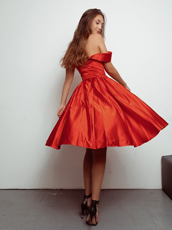 A-Line/Princess Ruched Off-the-Shoulder Satin Sleeveless Knee-Length Dresses by YiHuiw