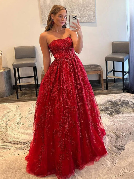 A-Line/Princess Tulle Applique Strapless Sleeveless Sweep/Brush Train Dresses by YiHuiw