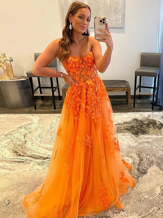 A-Line/Princess Tulle Applique Sweetheart Sleeveless Sweep/Brush Train Dresses by YiHuiw