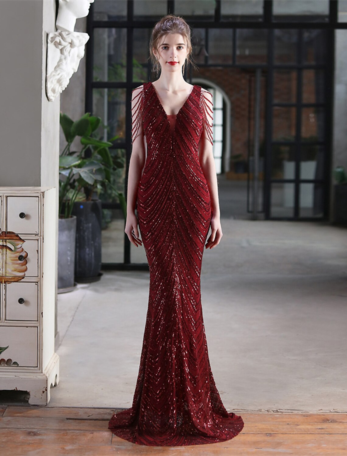 Mermaid / Trumpet Evening Gown Sparkle & Shine Dress Formal Wedding Guest Floor Length Sleeveless V Neck Sequined with Fringe Sequin Tassel by YiHuiw