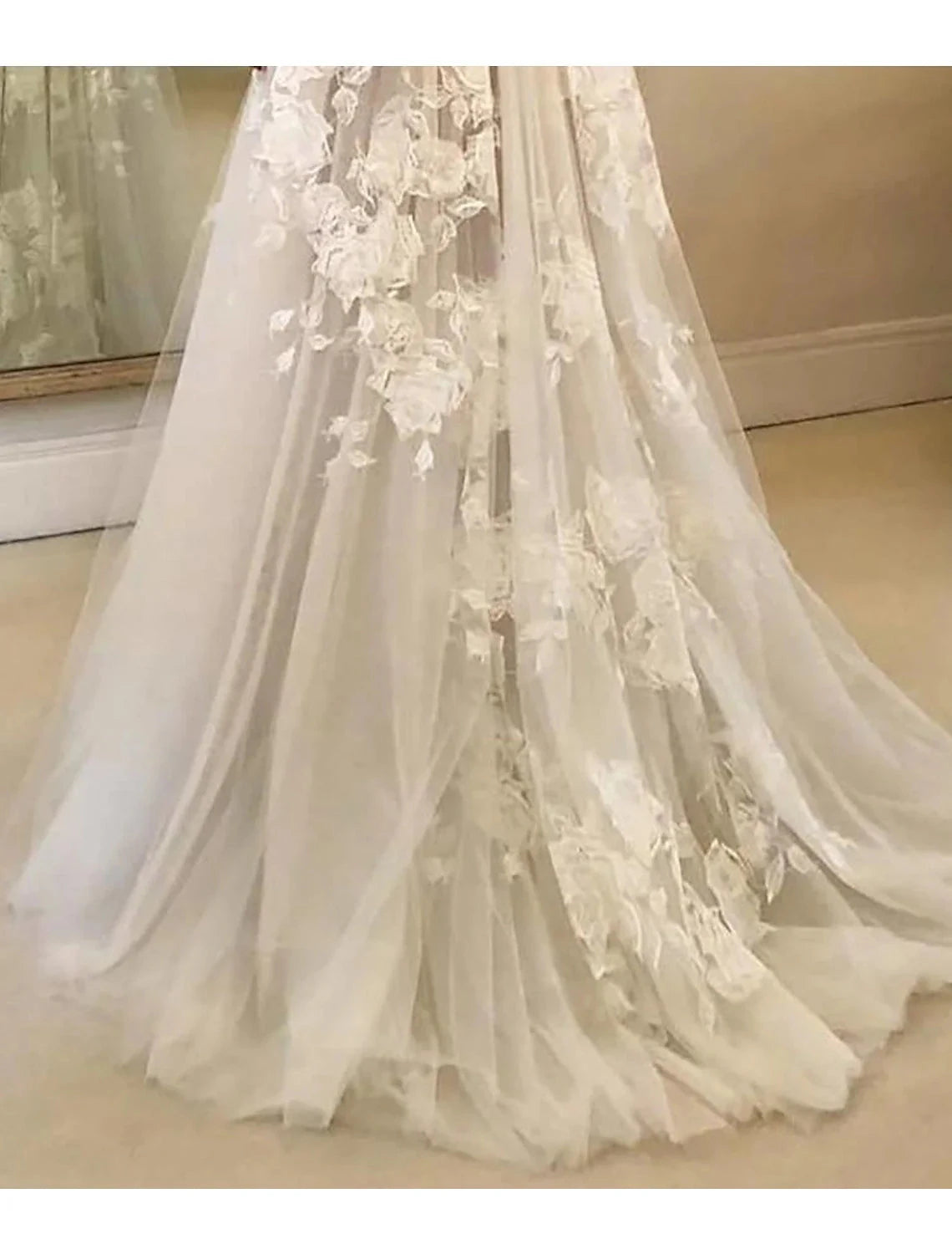 Beach Boho Wedding Dresses A-Line V Neck Sleeveless Sweep / Brush Train Lace Bridal Gowns With Appliques Summer Fall Wedding Party Women‘s Clothing by YiHuiw