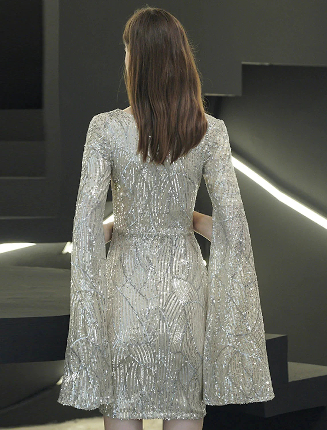Sheath / Column Sparkle Elegant Homecoming Cocktail Party Dress V Neck Long Sleeve Short / Mini Sequined with Sequin Slit by YiHuiw
